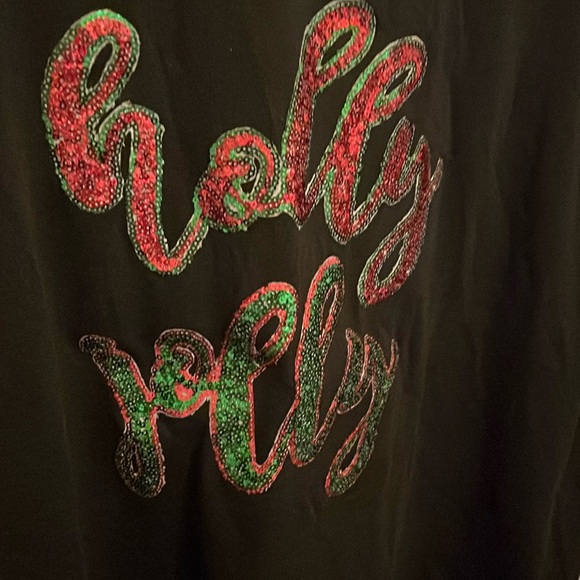 Holly Jolly Christmas Tee 🎄 - Picture 2 of 2
